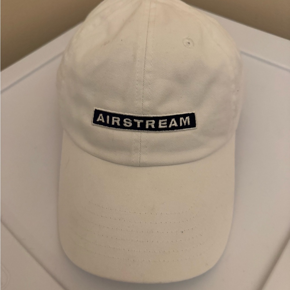 Airstream White Cap